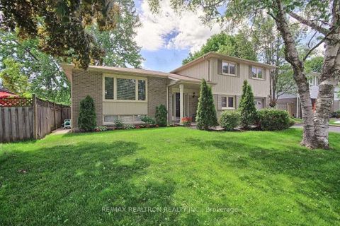 Photo 2 at 17 Hill Drive, Hills of St Andrew, Aurora