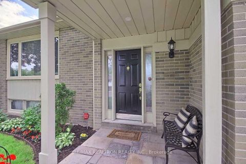 Photo 4 at 17 Hill Drive, Hills of St Andrew, Aurora