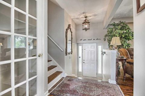 Photo 5 at 17 Hill Drive, Hills of St Andrew, Aurora