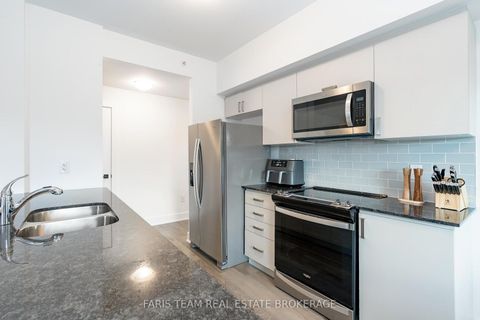 Photo 5 at 102 - 8 Culinary Lane, Rural Barrie Southeast, Barrie