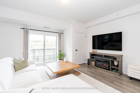 Photo 13 at 102 - 8 Culinary Lane, Rural Barrie Southeast, Barrie