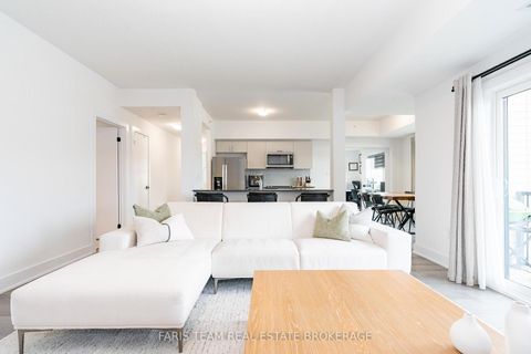 Photo 14 at 102 - 8 Culinary Lane, Rural Barrie Southeast, Barrie