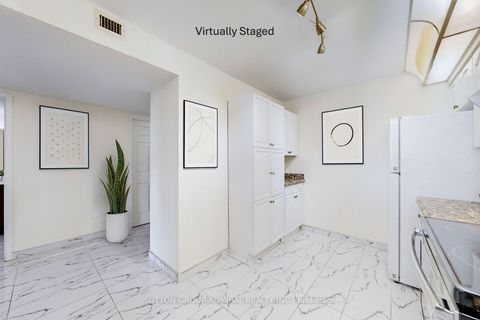 Photo 3 at 611 - 4727 Sheppard Avenue E, Malvern West, Toronto