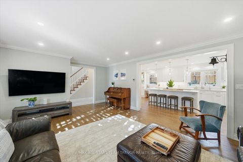 Photo 3 at 1016 Easthill Court, College Manor, Newmarket