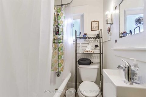 Photo 11 at 18-20 Reuben Street, Aurora Village, Aurora