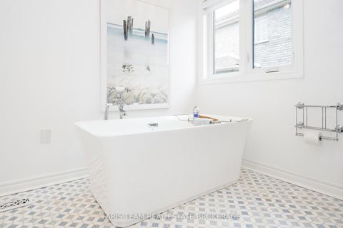 Photo 18 at 135 Sandringham Drive, Shore, Barrie