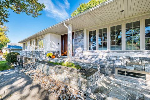 Photo 3 at 16 Aylesbury Road, Rosethorn, Toronto