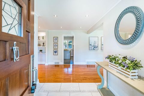 Photo 5 at 16 Aylesbury Road, Rosethorn, Toronto