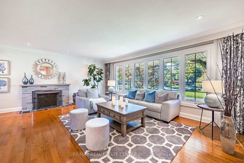 Photo 8 at 16 Aylesbury Road, Rosethorn, Toronto