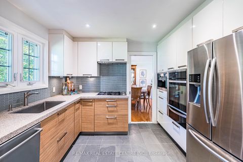 Photo 16 at 16 Aylesbury Road, Rosethorn, Toronto