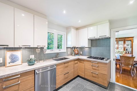 Photo 19 at 16 Aylesbury Road, Rosethorn, Toronto