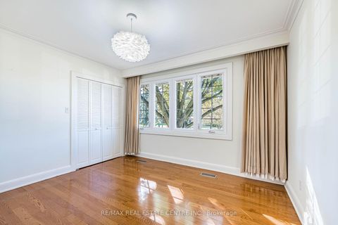 Photo 32 at 16 Aylesbury Road, Rosethorn, Toronto