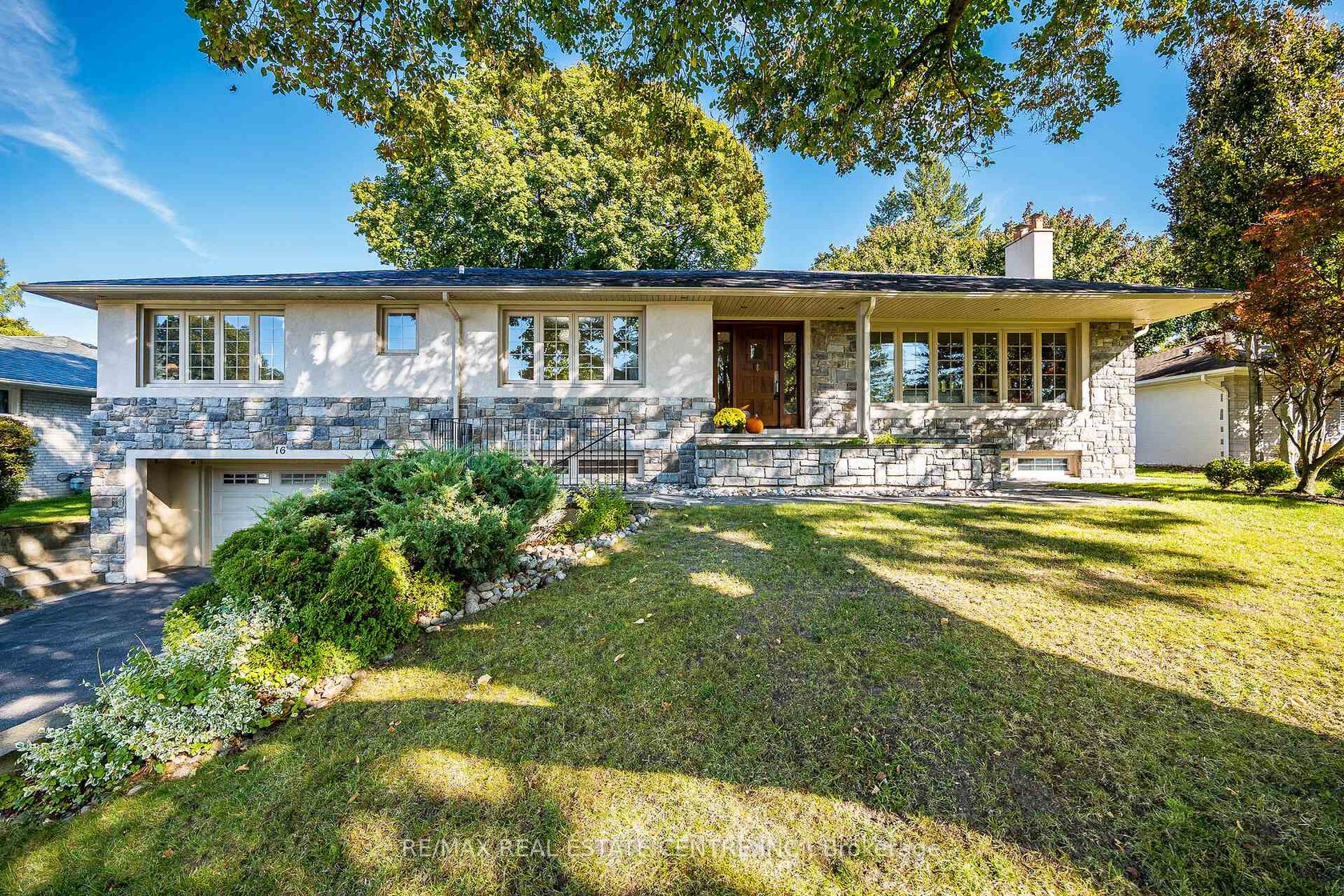 Photo 1 at 16 Aylesbury Road, Rosethorn, Toronto Photo 1 at 16 Aylesbury Road, Rosethorn, Toronto