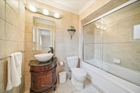 Photo 18 at 31 Mountfield Crescent, Brownridge, Vaughan Photo 18 at 31 Mountfield Crescent, Brownridge, Vaughan