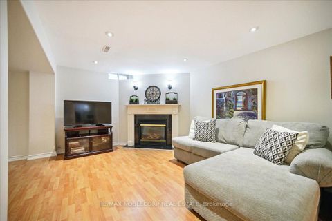 Photo 24 at 31 Mountfield Crescent, Brownridge, Vaughan Photo 24 at 31 Mountfield Crescent, Brownridge, Vaughan