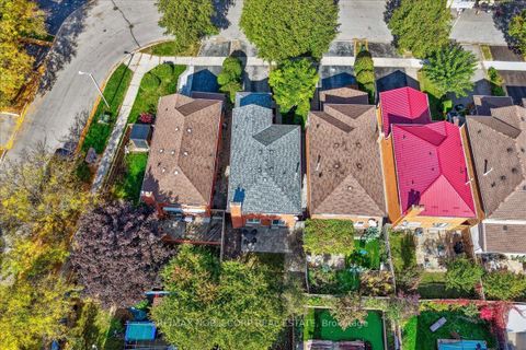 Photo 32 at 31 Mountfield Crescent, Brownridge, Vaughan Photo 32 at 31 Mountfield Crescent, Brownridge, Vaughan