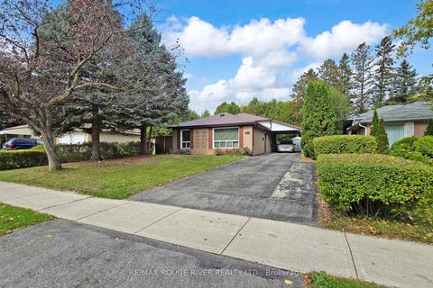 Photo 4 at 68 Aurora Heights Drive, Aurora Heights, Aurora Photo 4 at 68 Aurora Heights Drive, Aurora Heights, Aurora