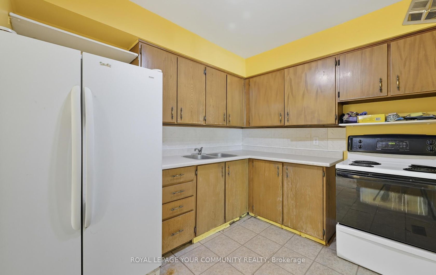 Photo 9 at 10 Village Green Way, Henry Farm, Toronto Photo 9 at 10 Village Green Way, Henry Farm, Toronto