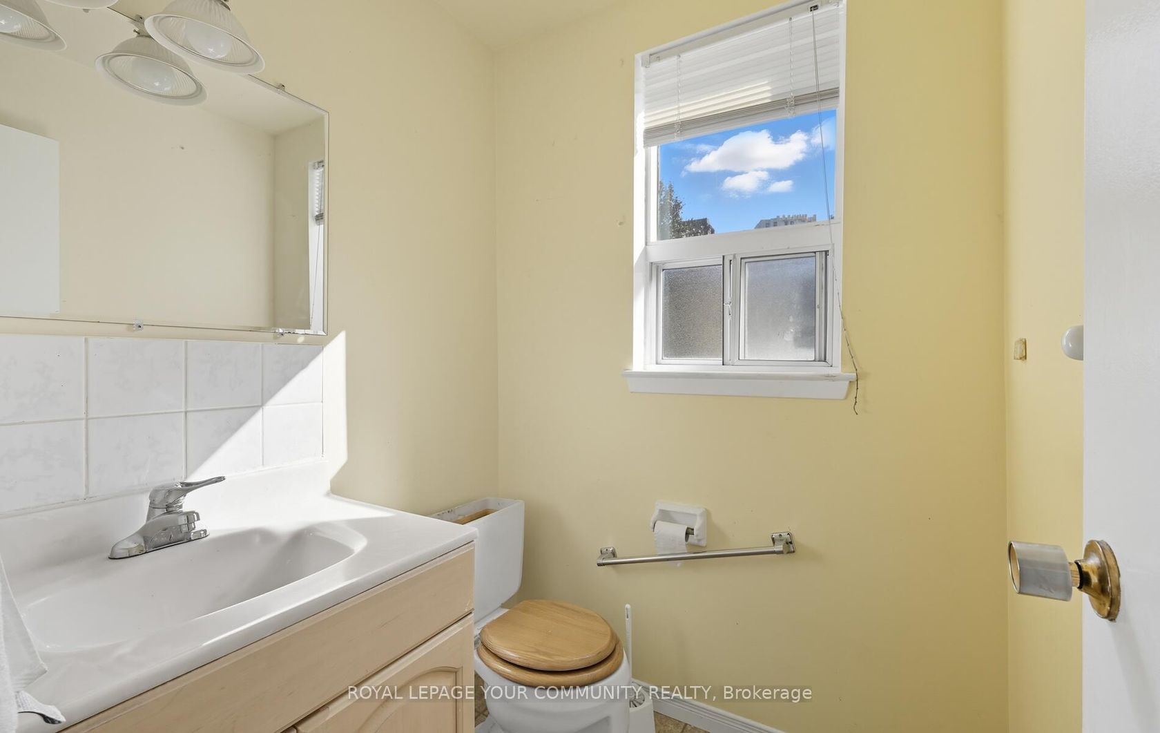 Photo 13 at 10 Village Green Way, Henry Farm, Toronto Photo 13 at 10 Village Green Way, Henry Farm, Toronto