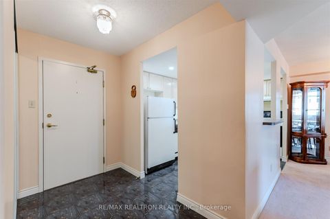 Photo 2 at 429 - 1091 Kingston Road, Cliffside, Toronto