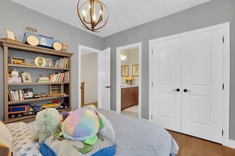 Photo 17 at 27 MOWER Avenue, Patterson, Vaughan