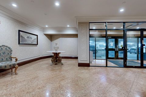 Photo 4 at 910 - 9225 Jane Street, Maple, Vaughan