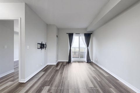 Photo 9 at 910 - 9225 Jane Street, Maple, Vaughan