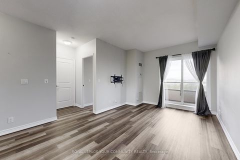 Photo 10 at 910 - 9225 Jane Street, Maple, Vaughan