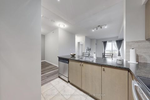 Photo 18 at 910 - 9225 Jane Street, Maple, Vaughan