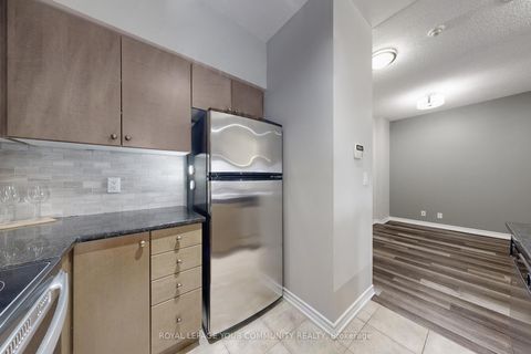 Photo 19 at 910 - 9225 Jane Street, Maple, Vaughan