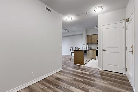 Photo 31 at 910 - 9225 Jane Street, Maple, Vaughan