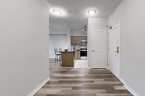 Photo 32 at 910 - 9225 Jane Street, Maple, Vaughan