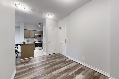 Photo 33 at 910 - 9225 Jane Street, Maple, Vaughan