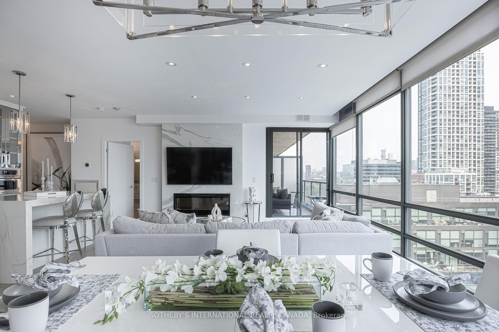 1901 - 438 King Street W, Waterfront Communities C1, Toronto  by Loree Meneguzzi Real Estate 1901 - 438 King Street W, Waterfront Communities C1, Toronto