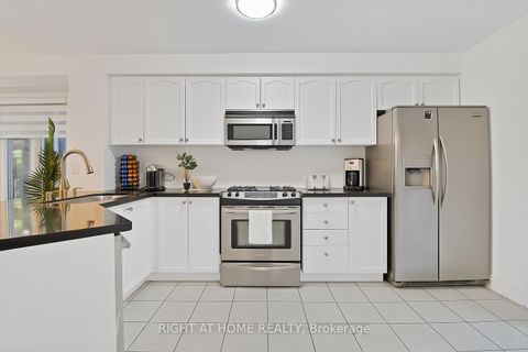 Photo 10 at 31 Judy Sgro Avenue, CFB, Toronto Photo 10 at 31 Judy Sgro Avenue, CFB, Toronto