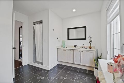 Photo 31 at 31 Judy Sgro Avenue, CFB, Toronto Photo 31 at 31 Judy Sgro Avenue, CFB, Toronto