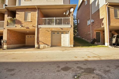 Photo 40 at 31 Judy Sgro Avenue, CFB, Toronto Photo 40 at 31 Judy Sgro Avenue, CFB, Toronto