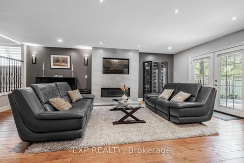 Photo 8 at 203 Centre Street W, Mill Pond, Richmond Hill