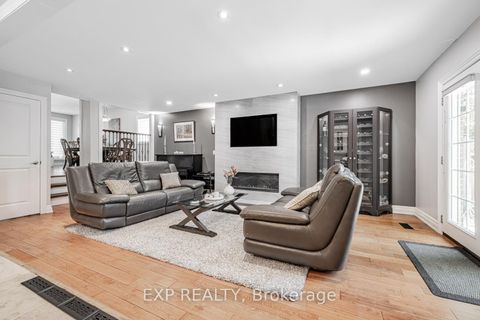 Photo 9 at 203 Centre Street W, Mill Pond, Richmond Hill