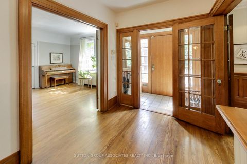 Photo 4 at 14 Bracondale Hill Road, Wychwood, Toronto
