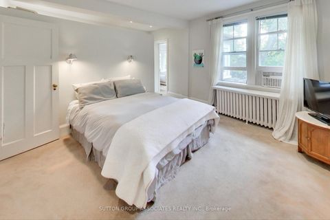 Photo 20 at 14 Bracondale Hill Road, Wychwood, Toronto