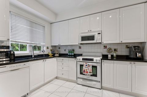 Photo 14 at 34 McBride Lane, Willowdale West, Toronto