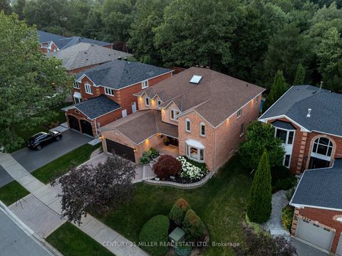 Photo 1 at 1213 Bowman Drive, GA Glen Abbey, Oakville