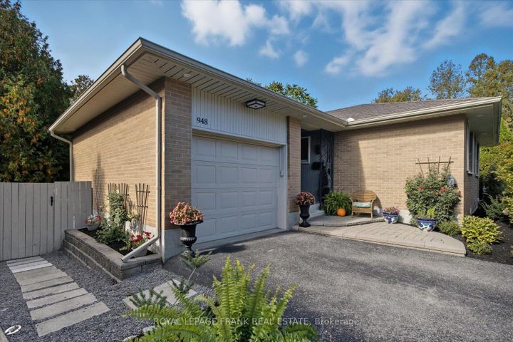 Photo 1 at 948 Oshawa Boulevard N, Centennial, Oshawa