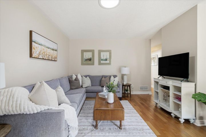 Photo 9 at 948 Oshawa Boulevard N, Centennial, Oshawa