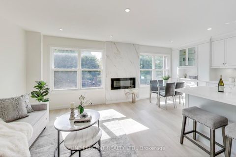 Photo 4 at 2116 Pelee Boulevard, RO River Oaks, Oakville