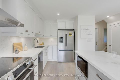 Photo 6 at 2116 Pelee Boulevard, RO River Oaks, Oakville