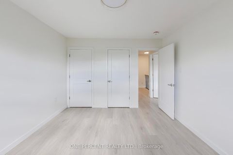 Photo 11 at 2116 Pelee Boulevard, RO River Oaks, Oakville