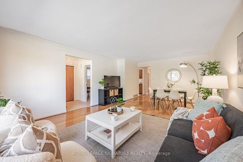 Photo 5 at 28 Sedgemount Drive, Woburn, Toronto