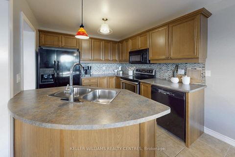 Photo 13 at 93 Barr Crescent, Bayview Northeast, Aurora